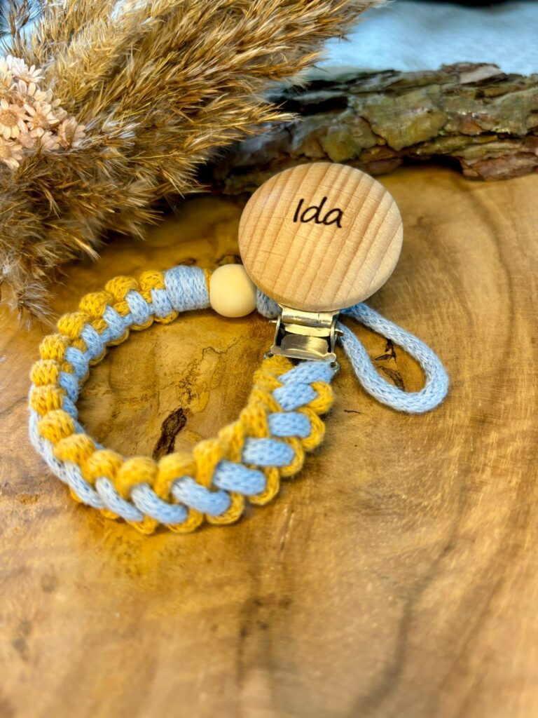 przywieszka do smoczka dwukolorowa