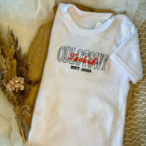 body niemowlęce z własnym haftem