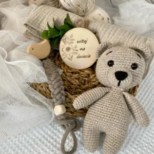 Miś Handmade na szydełku i pleciona przywieszka na smoczek z imieniem dziecka
