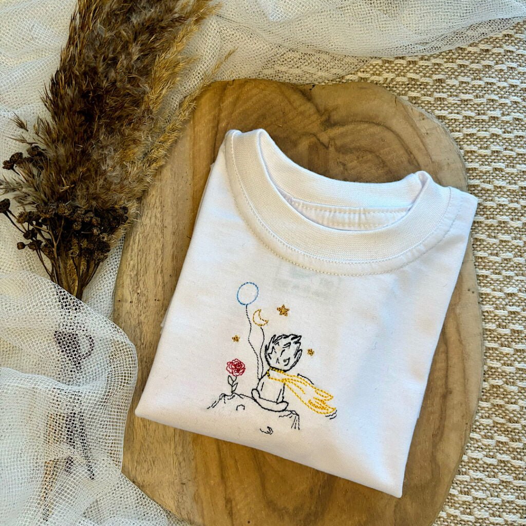 Koszulka dziecięca z wyhaftowanym obrazkiem