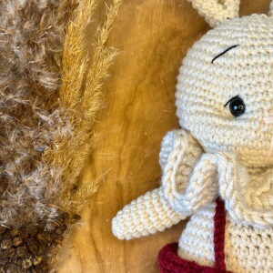 Ręcznie wykonany króliczek z włóczki