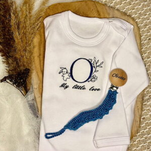 body niemowlęce z haftem i zawieszka do smoczka