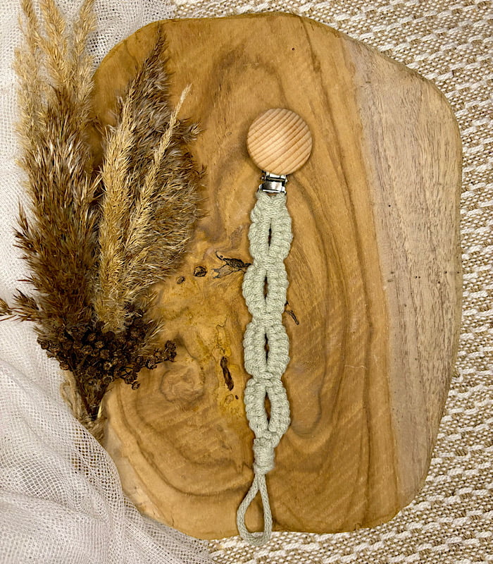 ręcznie wykonana zawieszka na smoczek