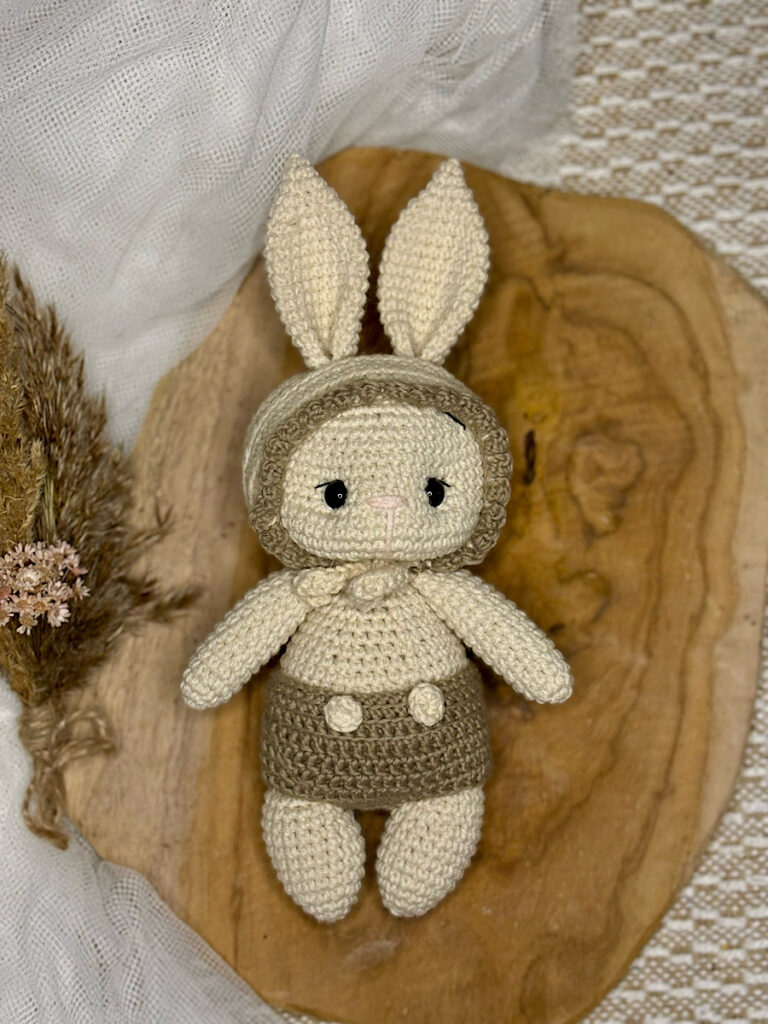 przytulanka wykonana na szydełku