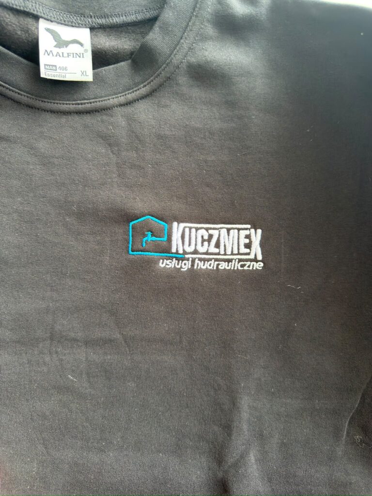 T-shirty z haftem logo
