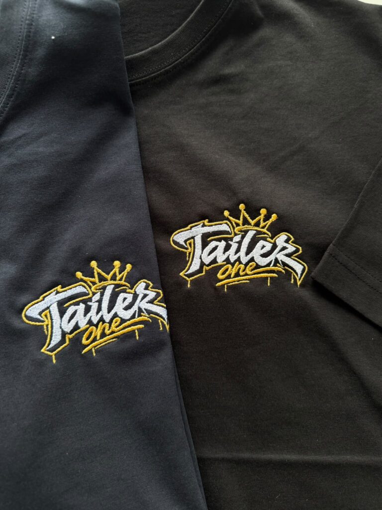 T-shirty z haftem logo